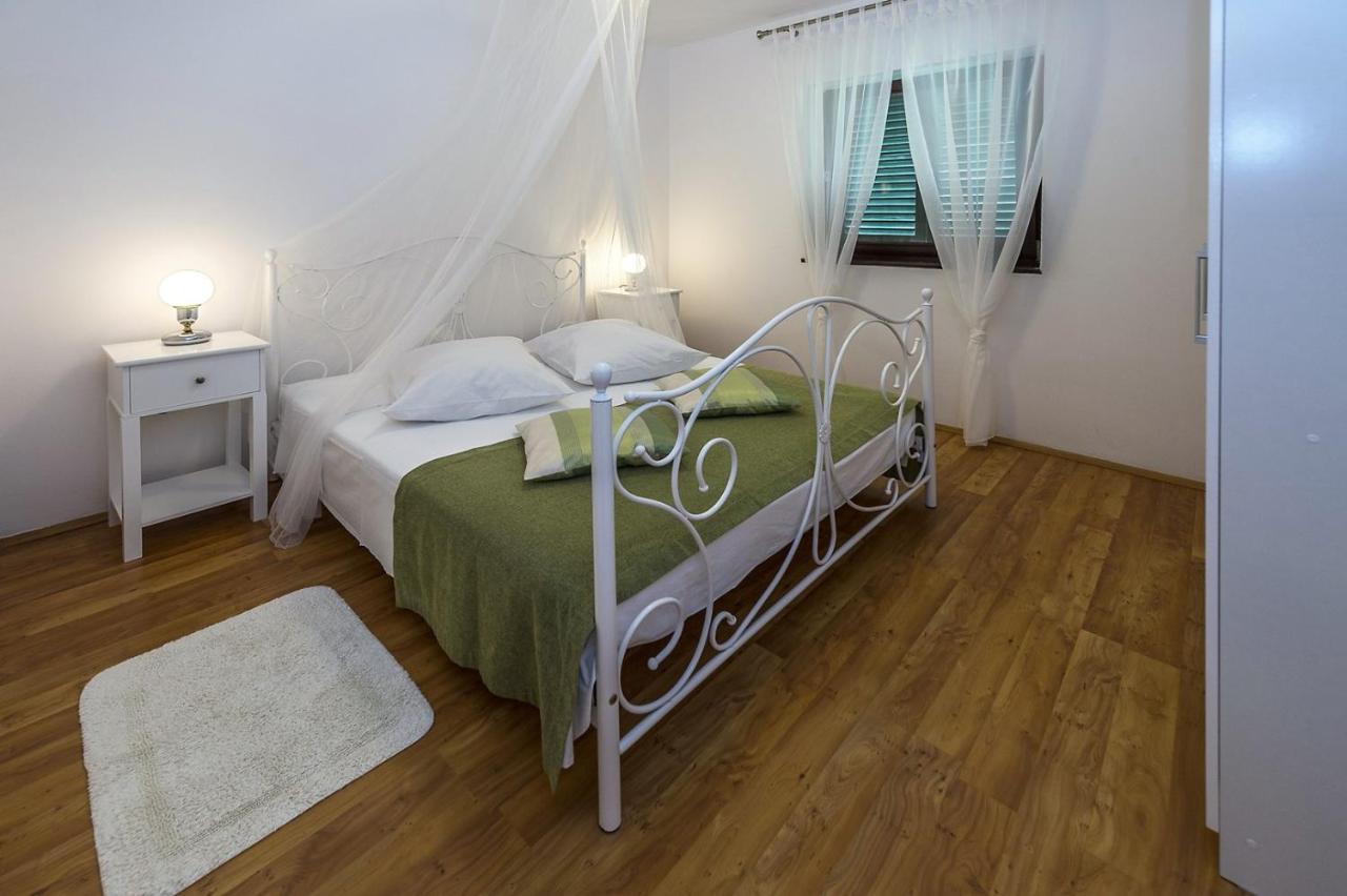 Spacious Three-Bedroom Villa Balun With Pool Poreč Dış mekan fotoğraf