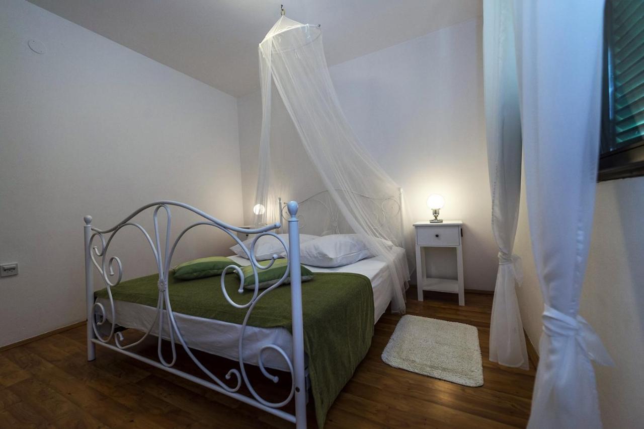 Spacious Three-Bedroom Villa Balun With Pool Poreč Dış mekan fotoğraf
